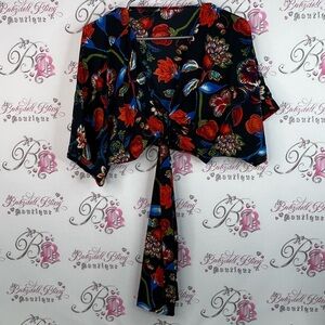 Cover me shirt wrap up style flowers black red  Elegant Floral Tie-Front Blouse